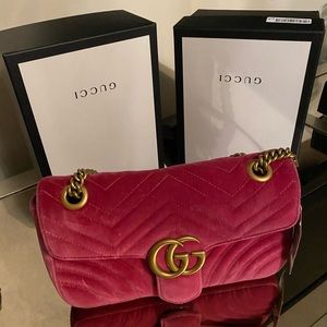 Gucci marmot shoulder bag in pink velvet